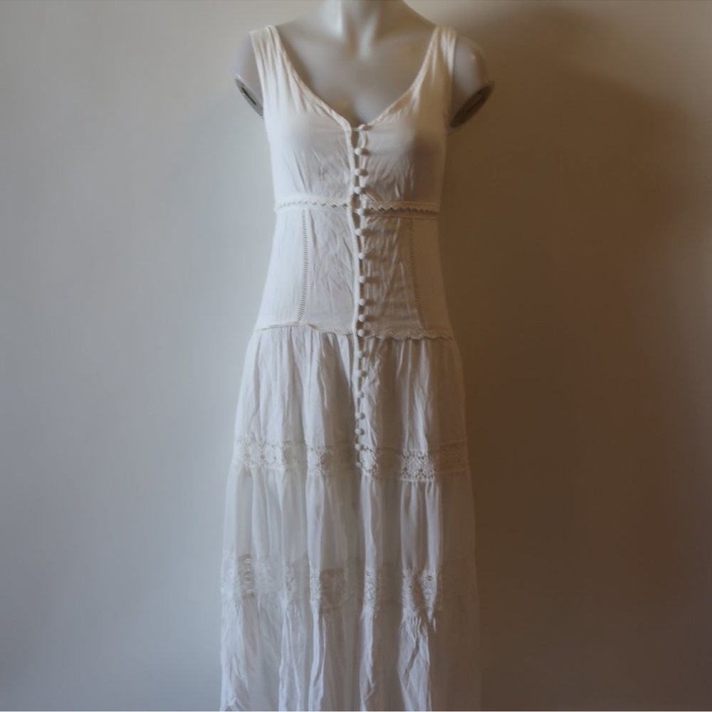 NWOT Chicwish White Midi Dress - Picture 6 of 9